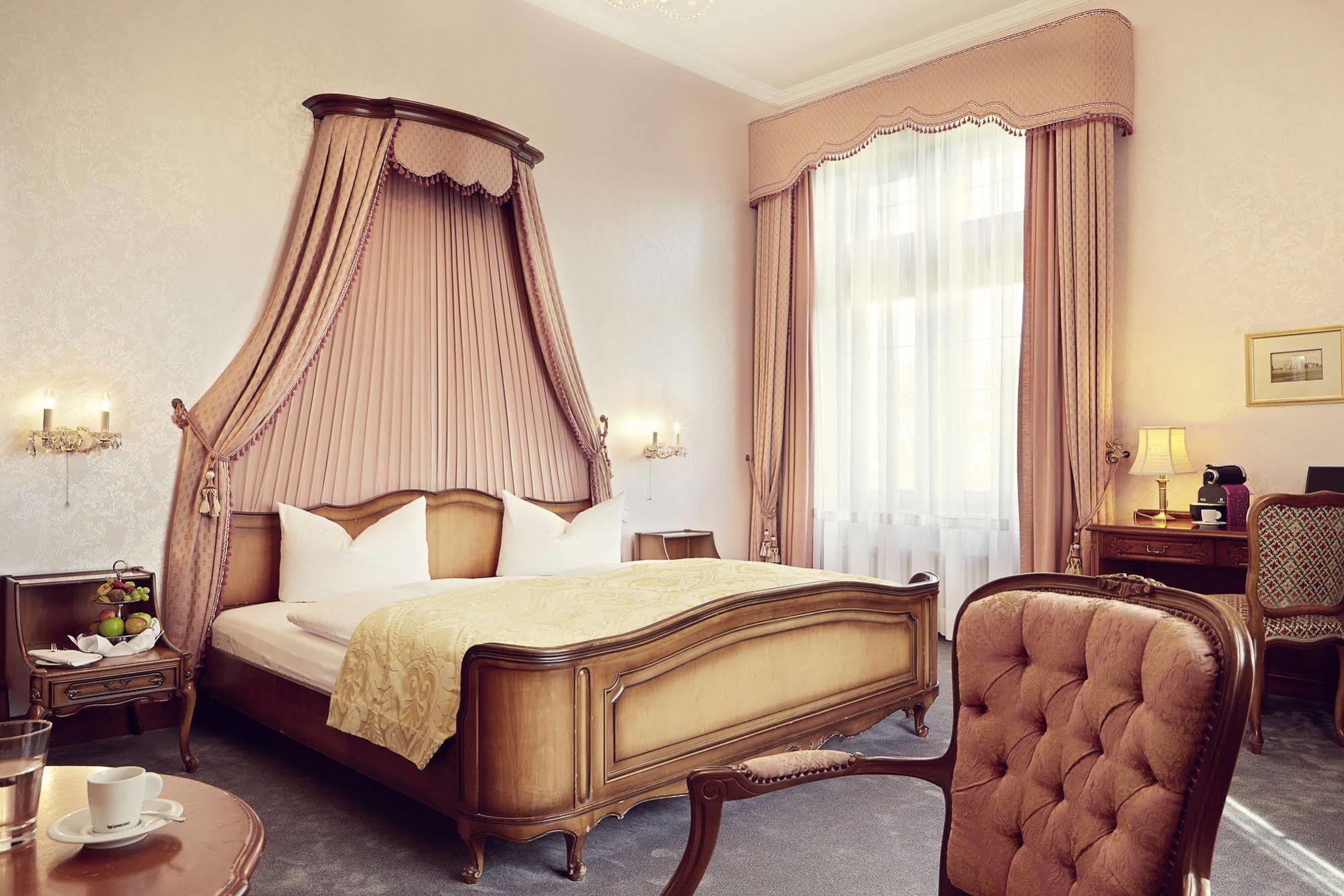Schlosshotel Rettershof Kelkheim Eksteriør billede